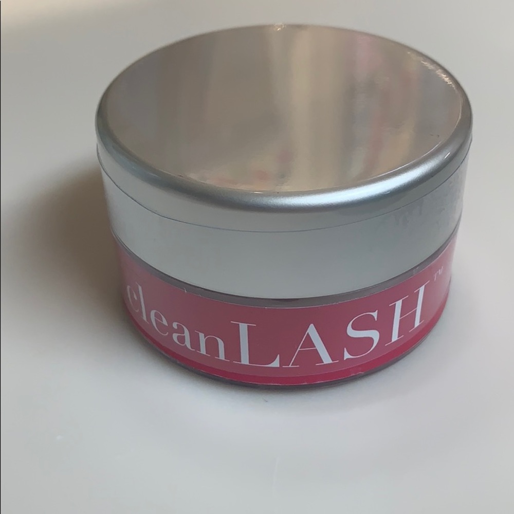 NovaLash cleanLash lash extension makeup remover